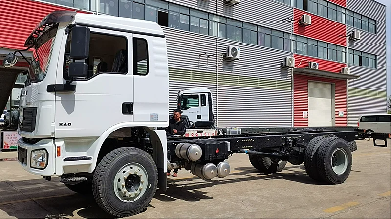 Shacman L3000 light cargo truck chassis 4X2 small lorry truck chassis 3-5 tons with good price