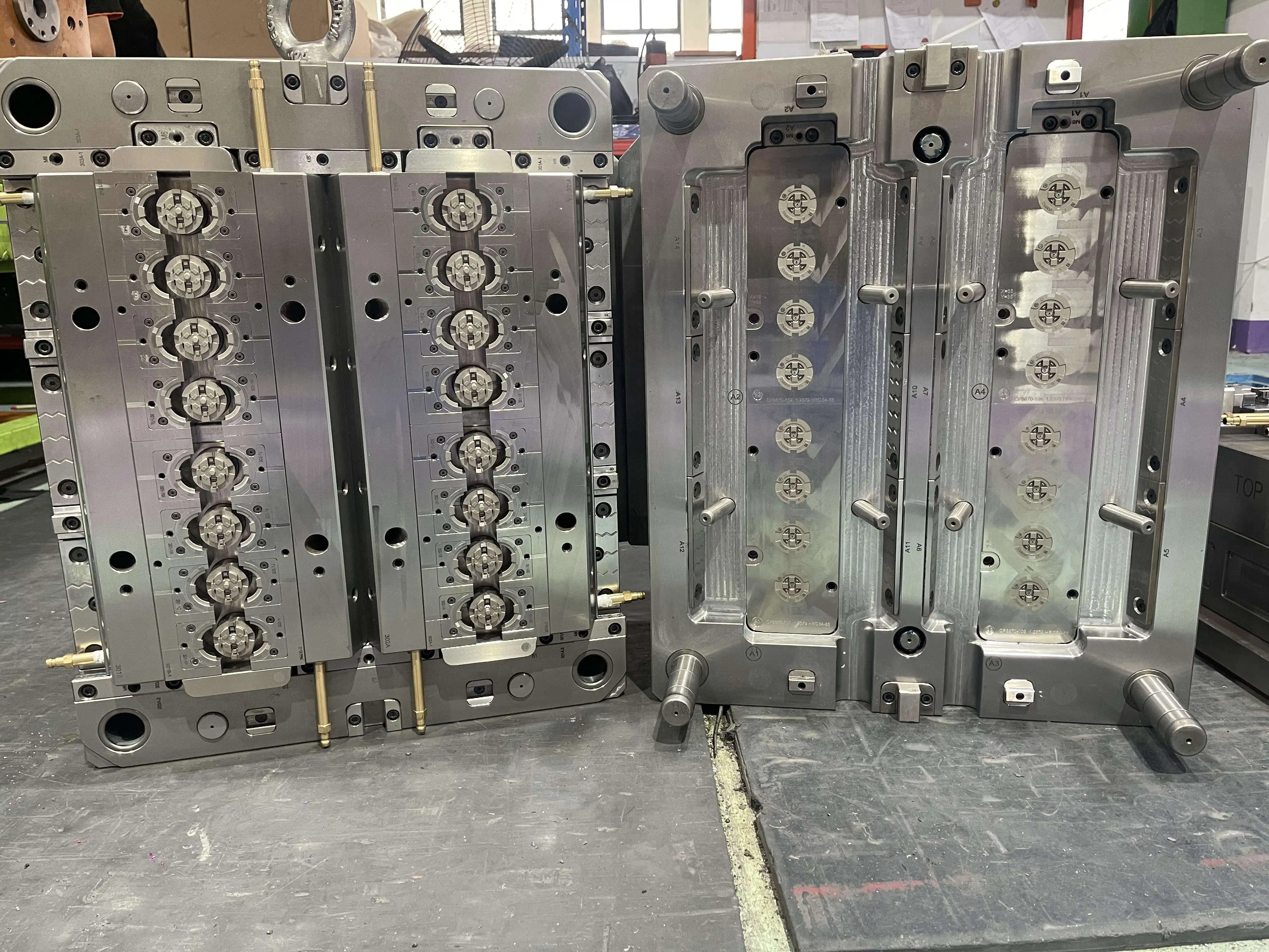 Customize Plastic Injection Mold Electronic Parts Injection Molding One Step Service Mould Factory in Shenzhen