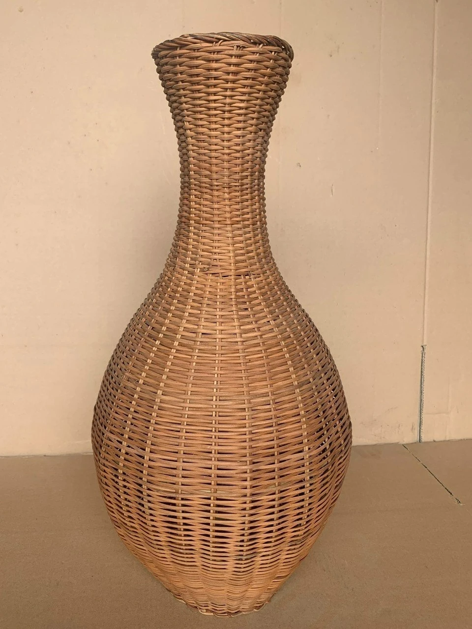 Modern Aluminium Led Line Chandeliers Ceiling Luxury Simple Personality Chandeliers & Pendant Lights from Vietnam