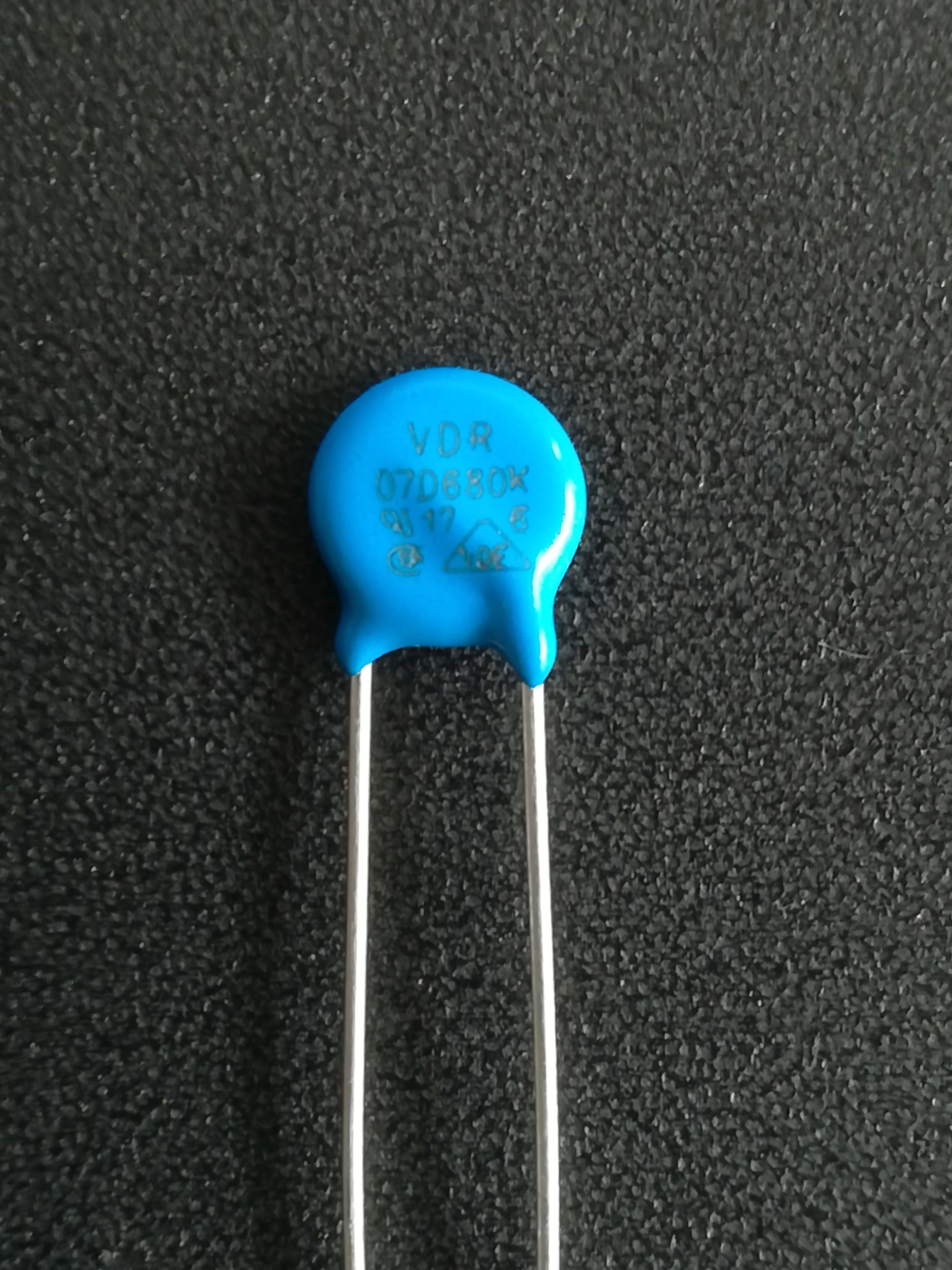 VDRH07D035BSE VDRH07D040BSE 7mm Varistor VDRH07D050BSE