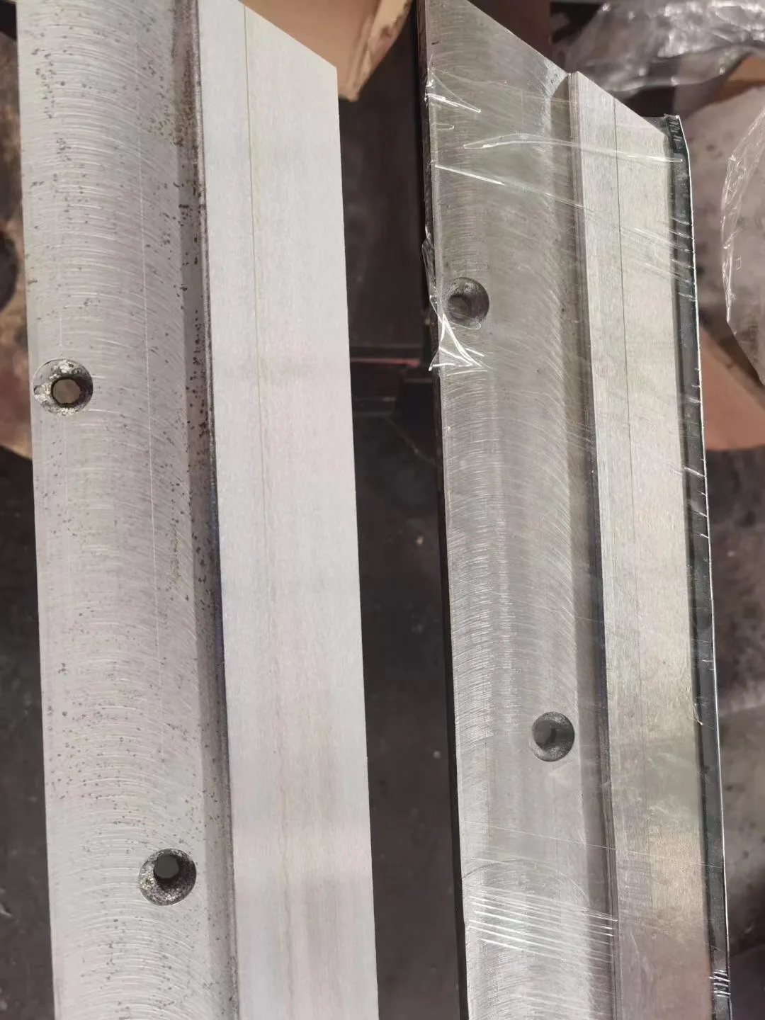 Paper making machine Rubber roller doctor blade