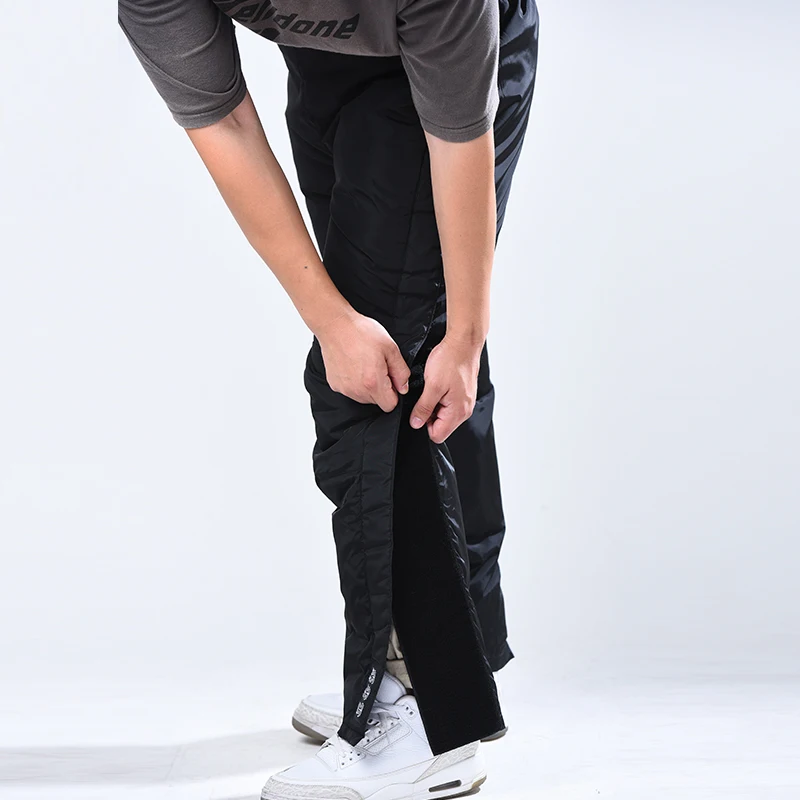 Wide use of loose-fit down pants and casual trousers for winter wear