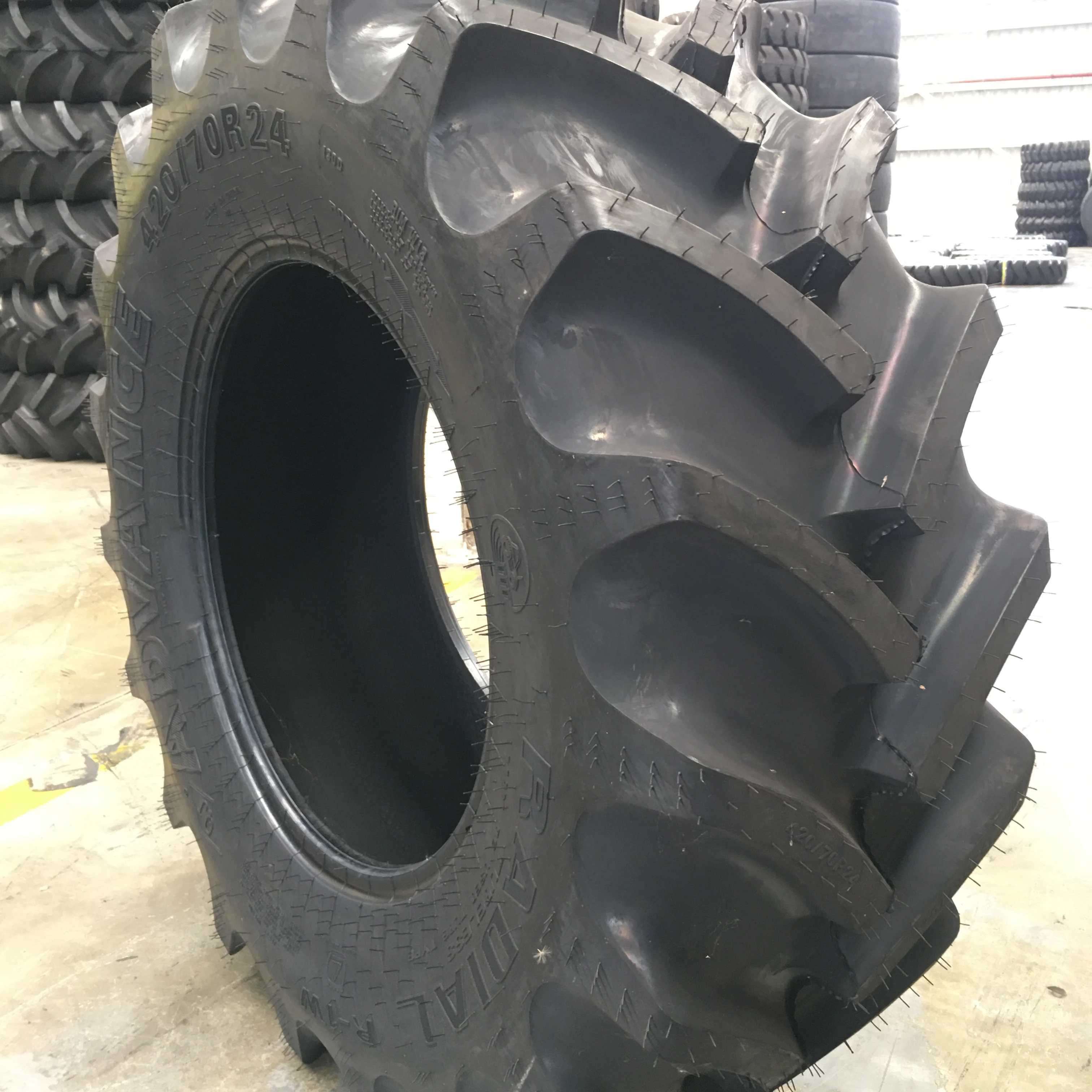 agricultural 18.4R42 TL R-1W(148A8) high flotation tires for sale