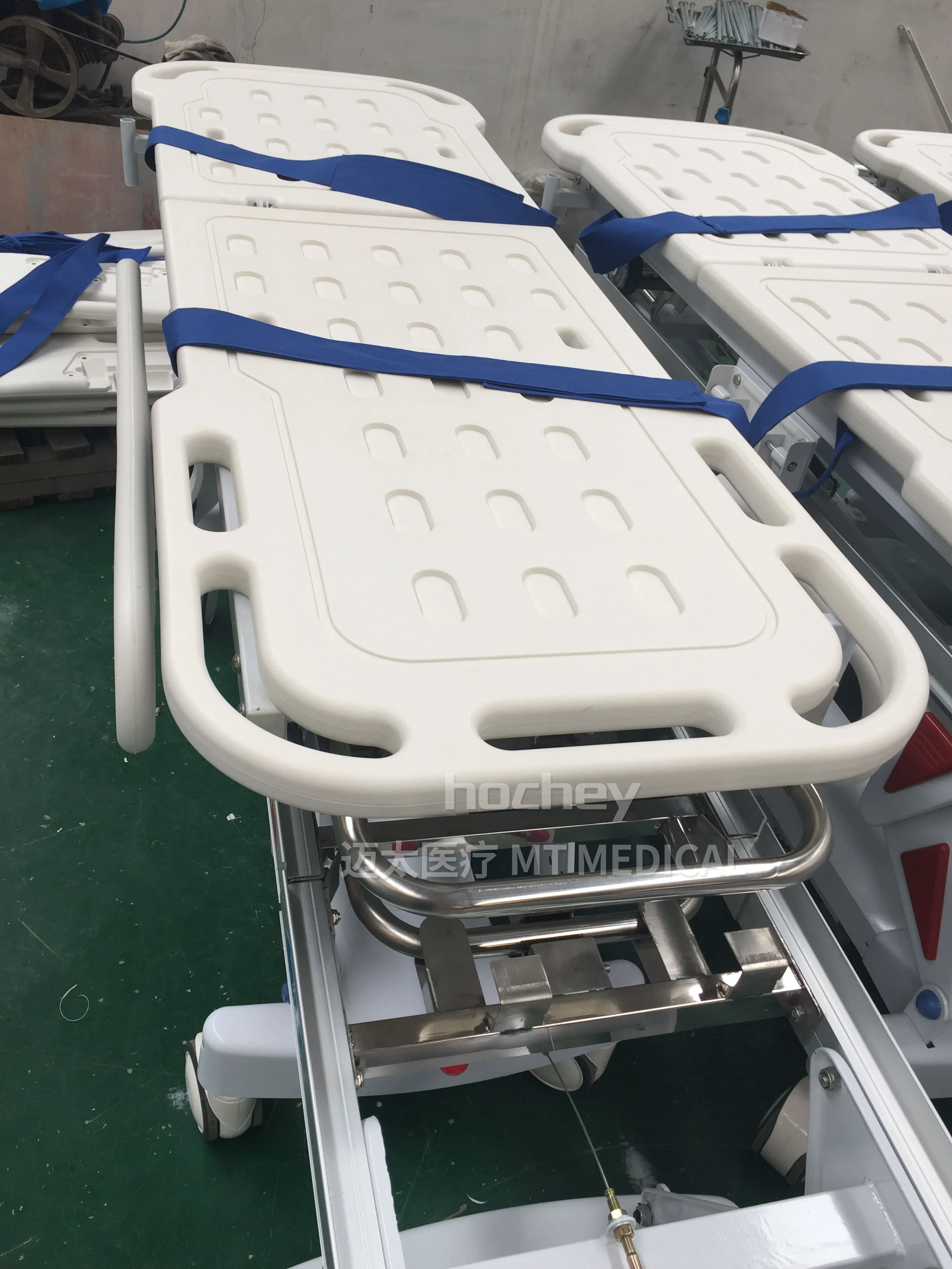 Hochey High Quality Manual Hospital Medical Ambulance Transport Emergency Stretcher Trolley