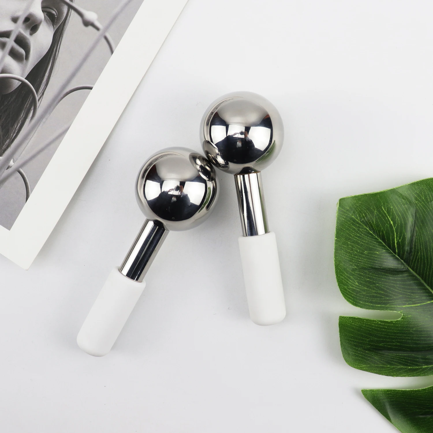  Hot Selling OEM High Quality Cooling Facial Massage Ball Ice