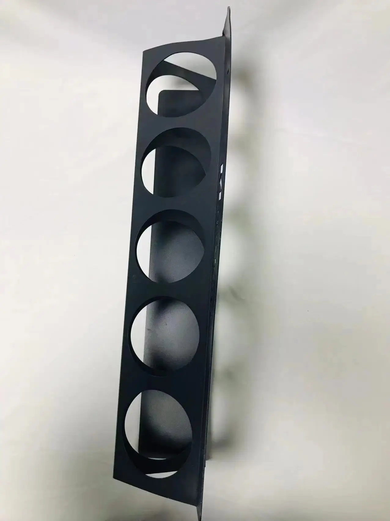 Профессиональный Металлический Автомобильный держатель для бутылок Оптом, металлический композитный держатель для бутылок, несколько круглых отверстий