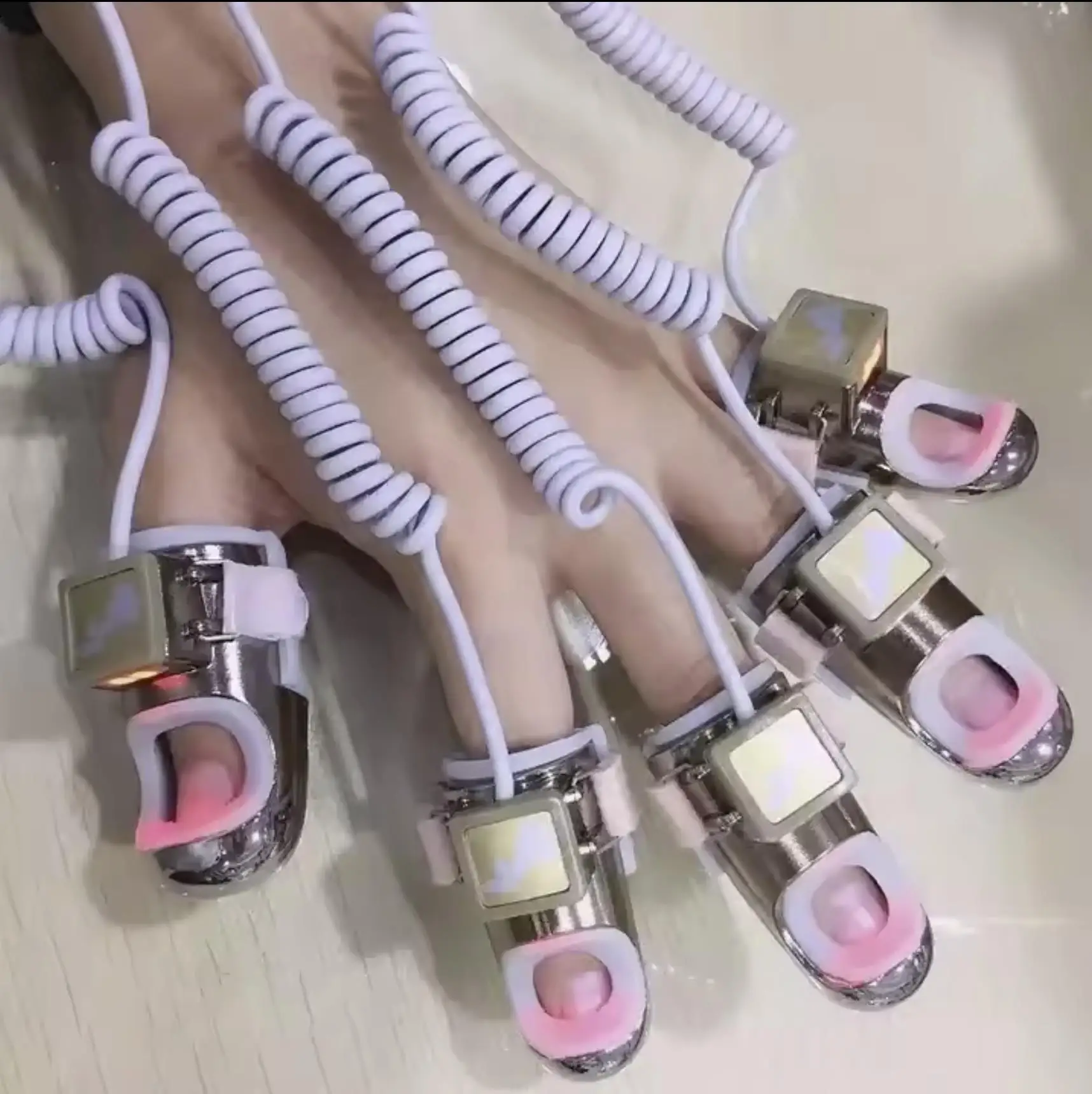 Face Lifting Radio Frequency Microcurrent Golden Finger RF EMS Beauty Machine