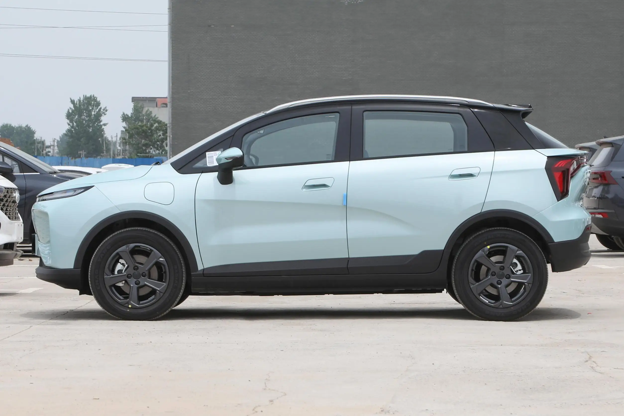 Made In China Geometry E 401KM Cruising Range Electric Vehicle Pure Electric 5-Door 4-Seat Small SUV