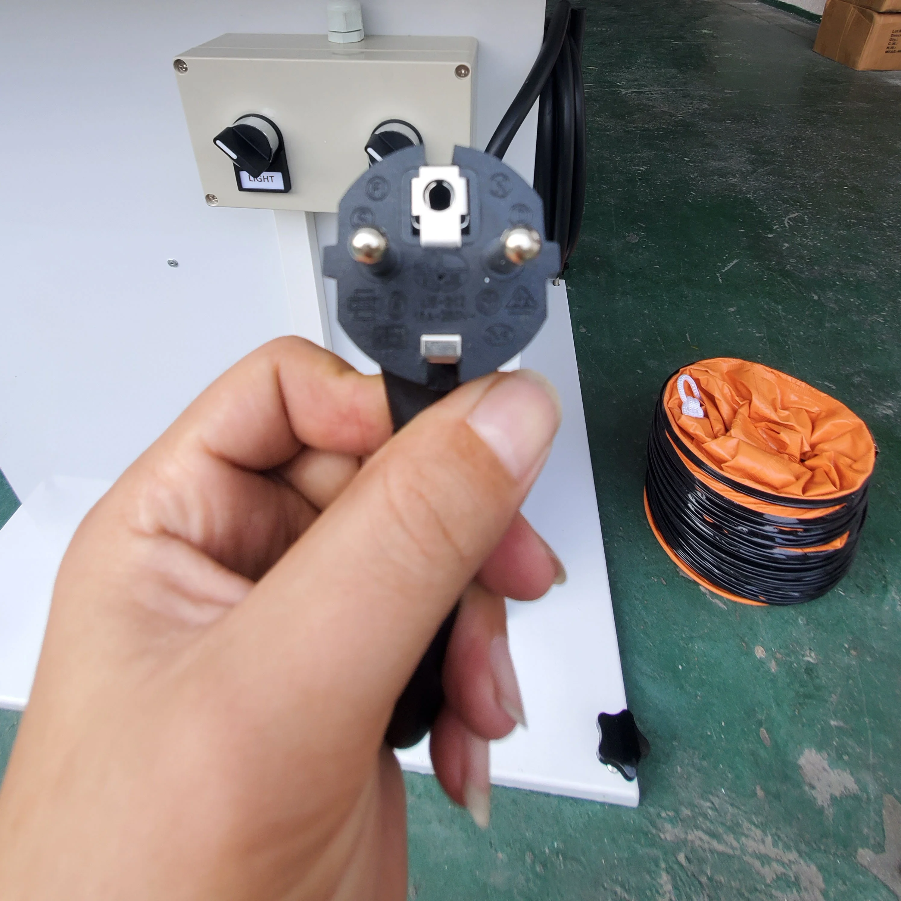 2024 new hot  sell spray booth Factory direct portable paint spray booth small spray booth paint cabinet