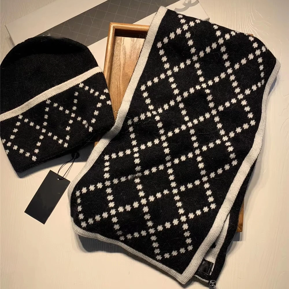 Designer double C hat scarf set Men and women winter warm scarf hat two sets
