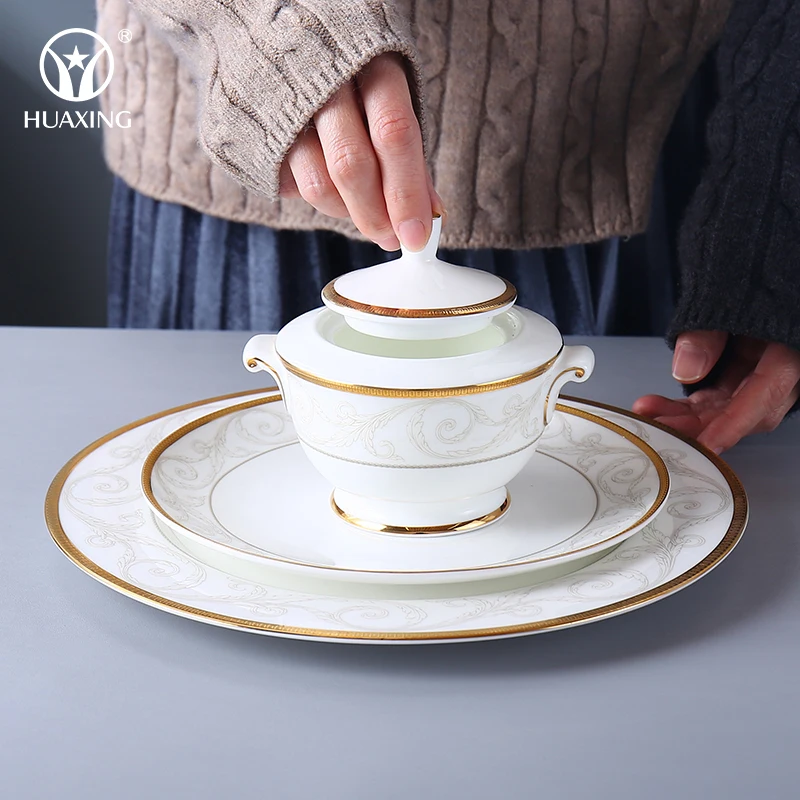 Bone China White Porcelain Dinner Plate Royal Design Dining Luxury Dinner Table Set with Gold Rim