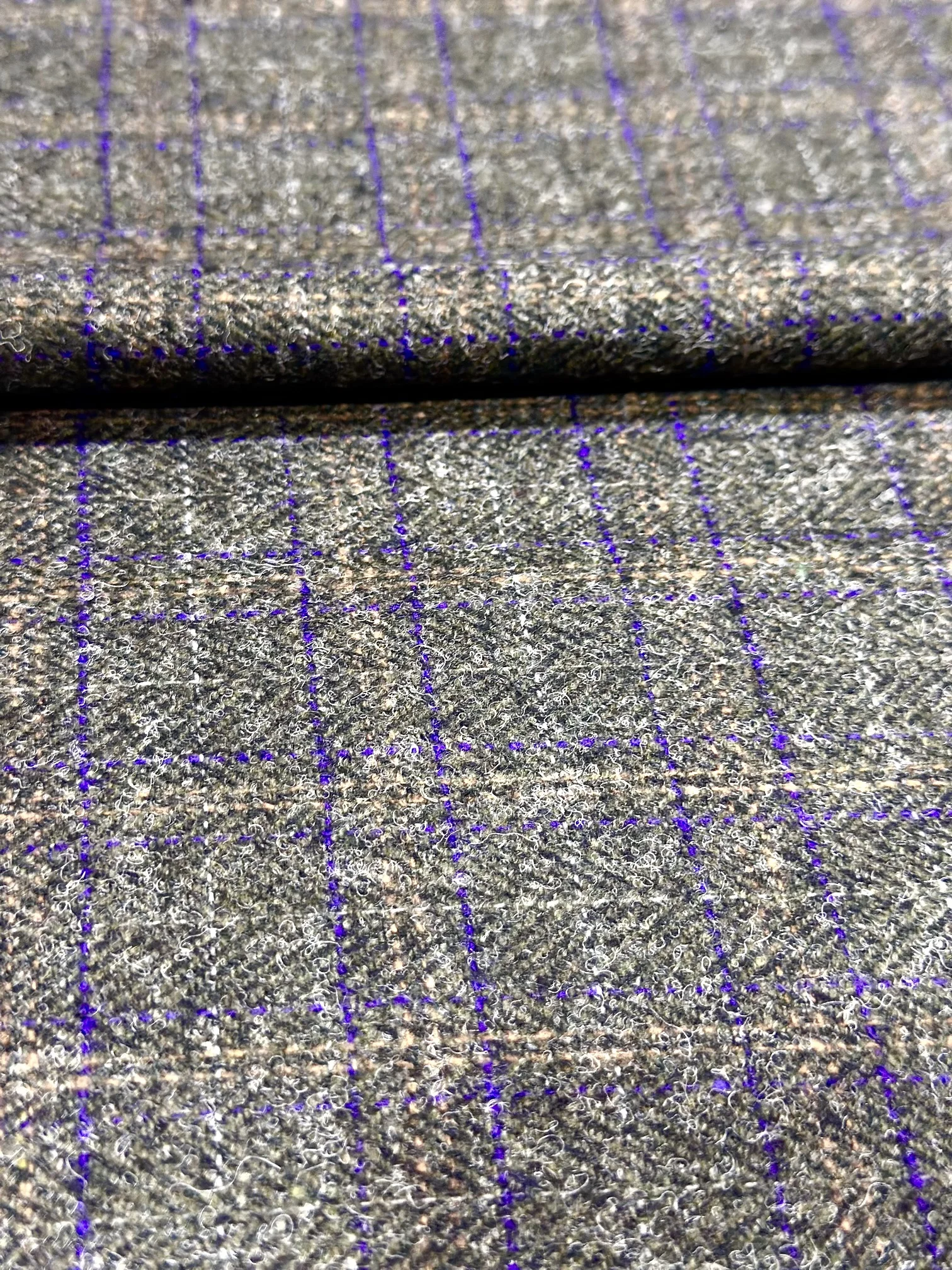 Good Quality Dress Material Fabric with Harris Type Herringbone Hairy Wool Tweed Blazer Fabric for Export Sale