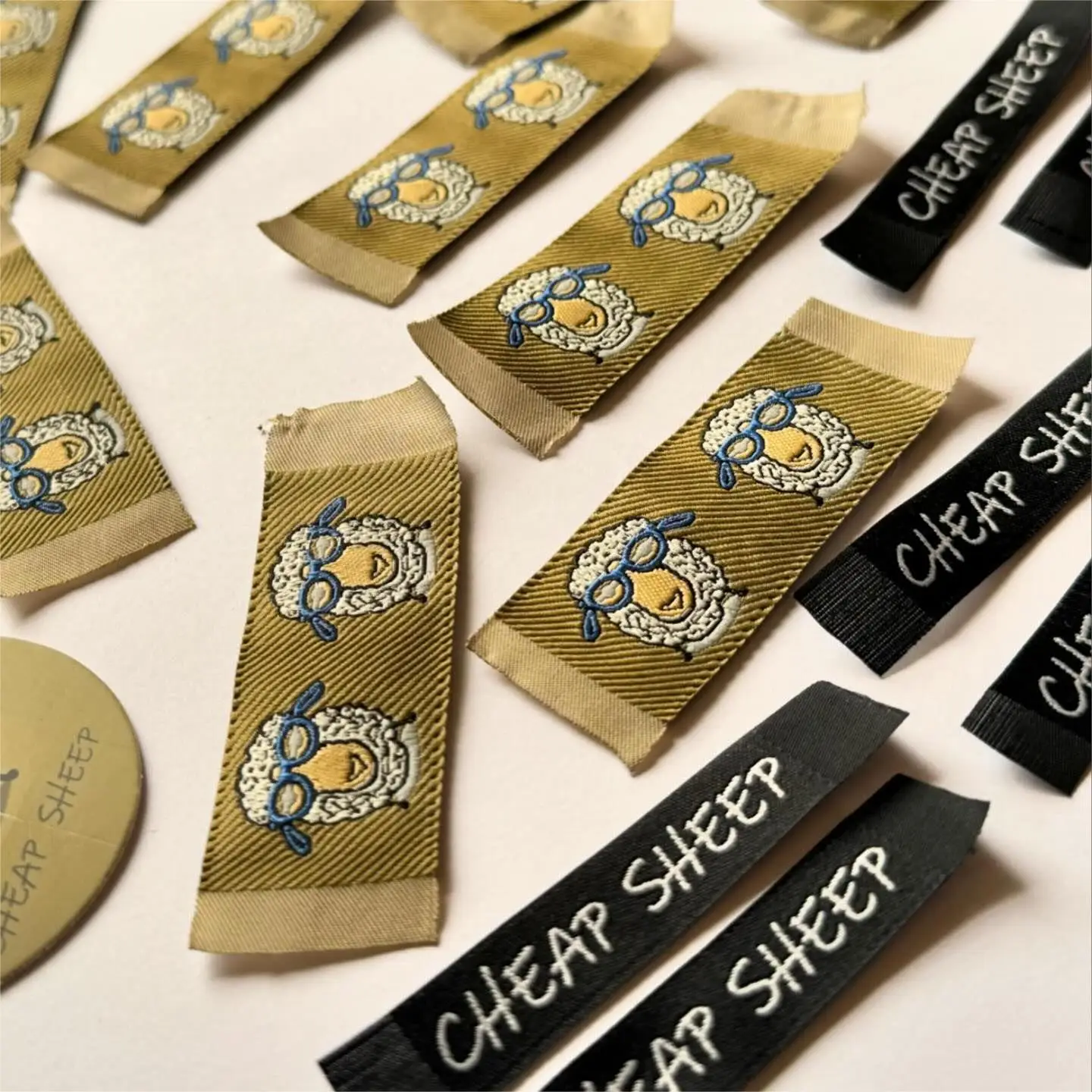 Custom Brand Name Clothing Sewn Logo Stitching Garment Woven Label for Textile Products