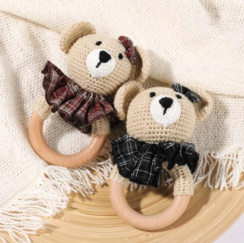 Handmade crochet  Bear with bowknot Rattles baby toys animal shape teething crochet toy with beech Wood Ring