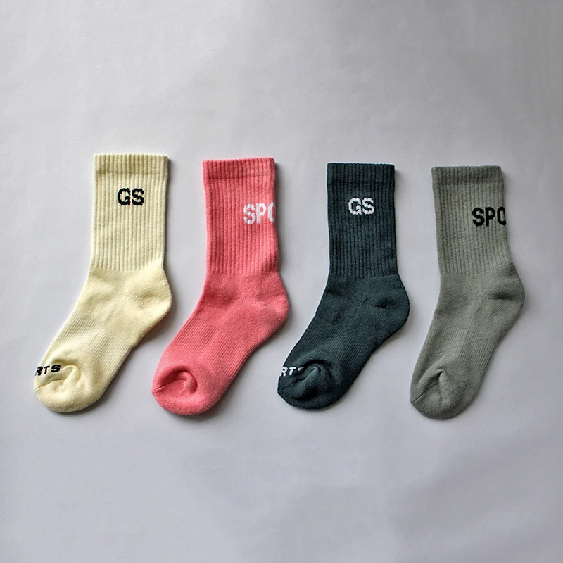Custom Logo Embroidery Or Jacquard Technology Free Mock Up Bamboo Material Socks