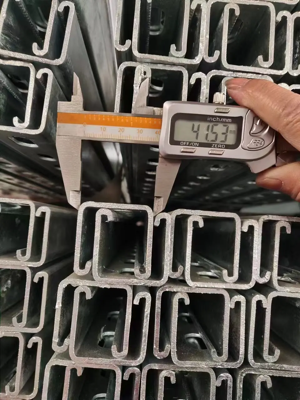 Zinc aluminum Magnesium unistruct 41x62x1.5 slotted channel profile steel used for solar brackets