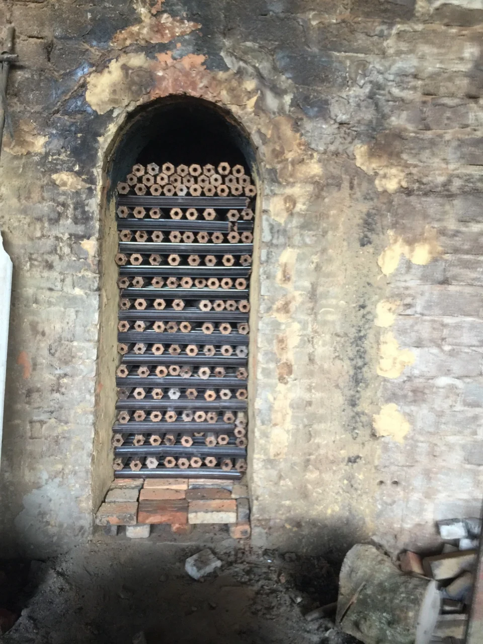 Machine made Sawdust charcoal for sale with less ash high heat long burning for bbq and grillings