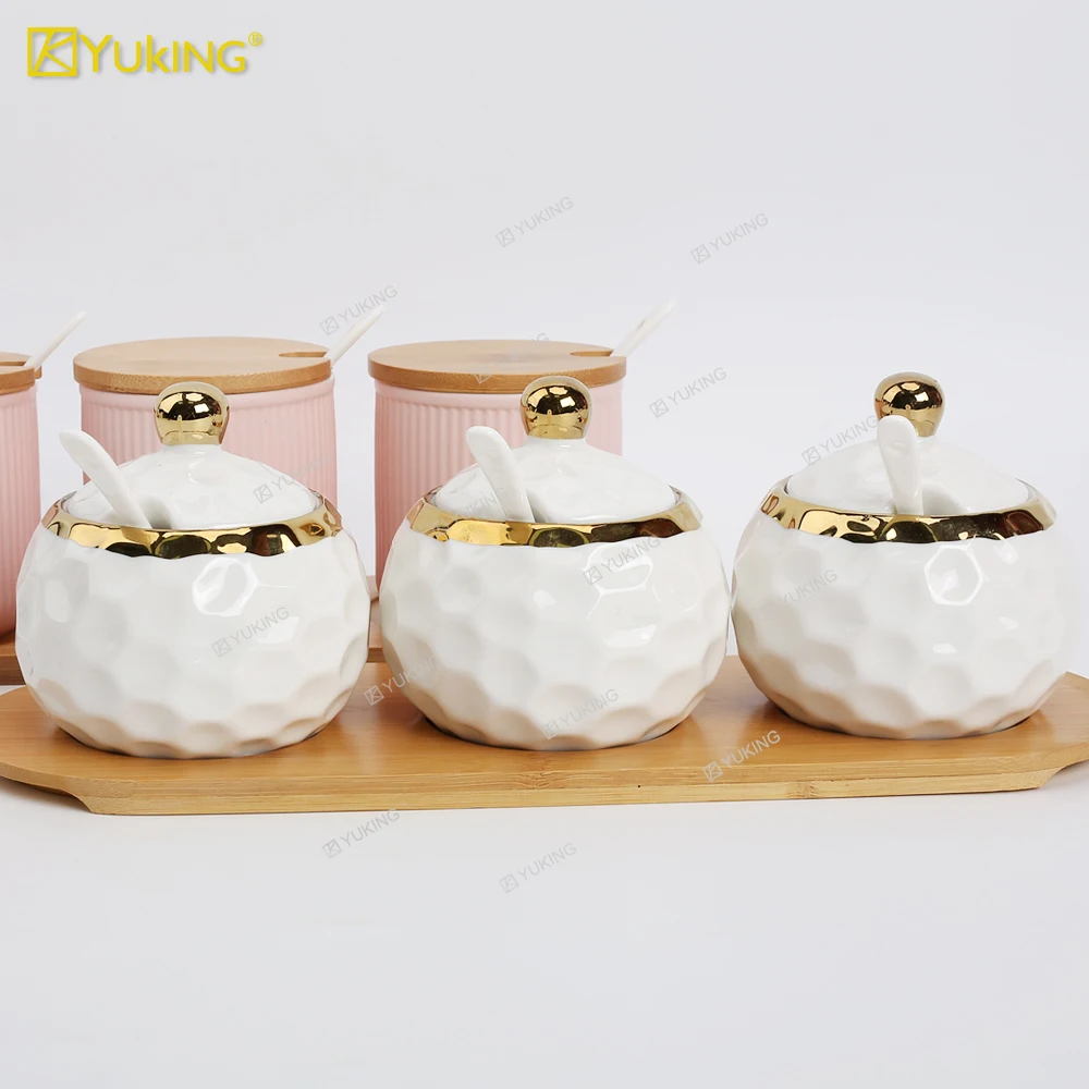 Creative kitchen Porcelain storage jar set Salt And Pepper Shakers Oil jar Set Ceramic Seasoning Tank Set for Kitchen Restaurant