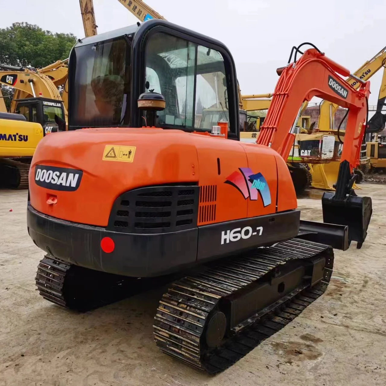 Б/у Doosan машин для продажи мини-экскаватор DH55 DH60-7 продается Быстрая доставка конкурентоспособная цена экскаватор гидравлический экскаватор