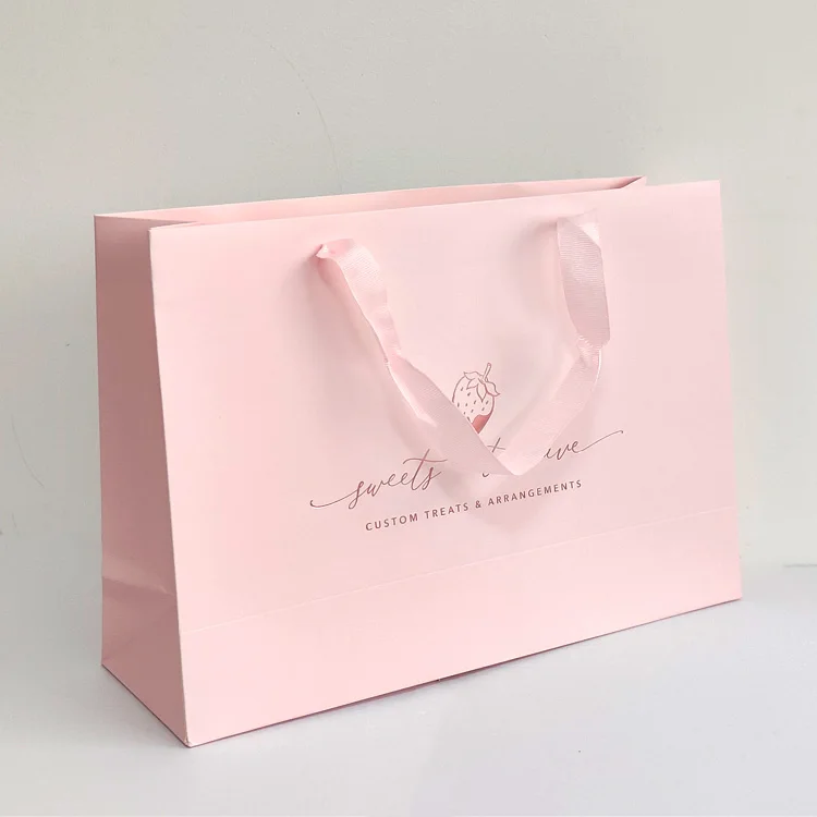 Изготовленный на заказ матовый ламинированный розовый Роскошный шоппинг подарок ваш собственный розовый бумажный пакет с ручкой ленты