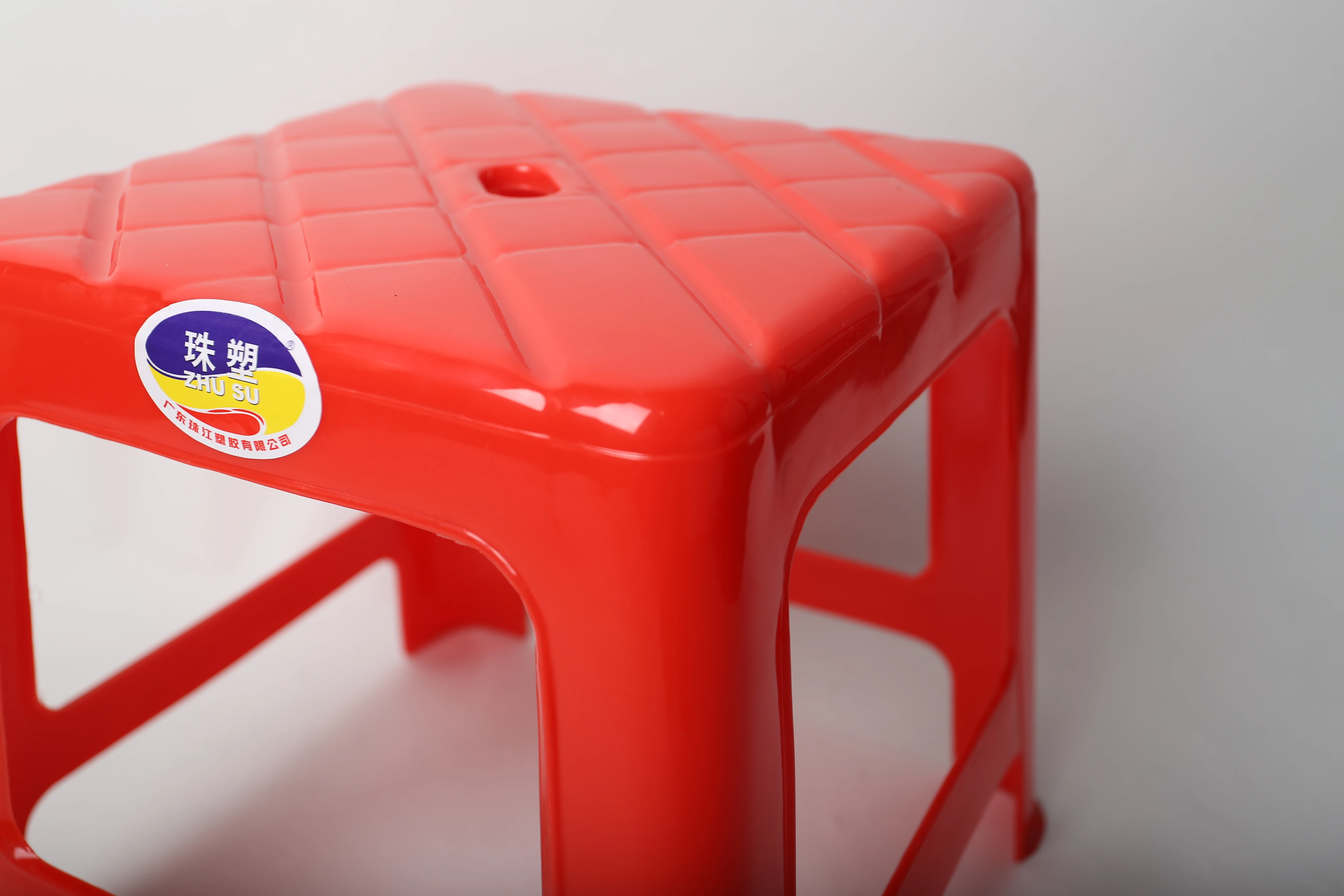 Multiple colours High Quality Solid Design Stackable  Restaurant Plastic Chairs