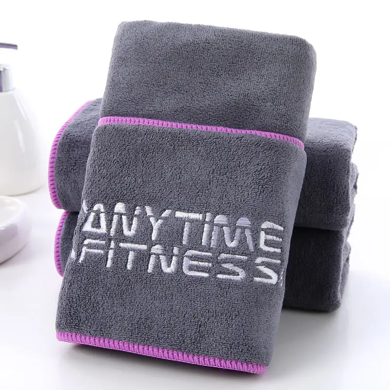 High quality embroidered microfiber pocket zipper sport towel custom logo best fitness yoga towel
