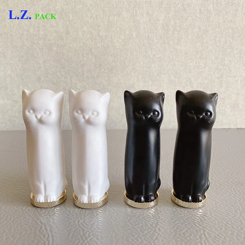 P-LAN Stock Hot Sale 11.1mm Black White Cat Matte Lipstick Tubes Custom Logo Plastic Empty Lipstick Packaging Tube