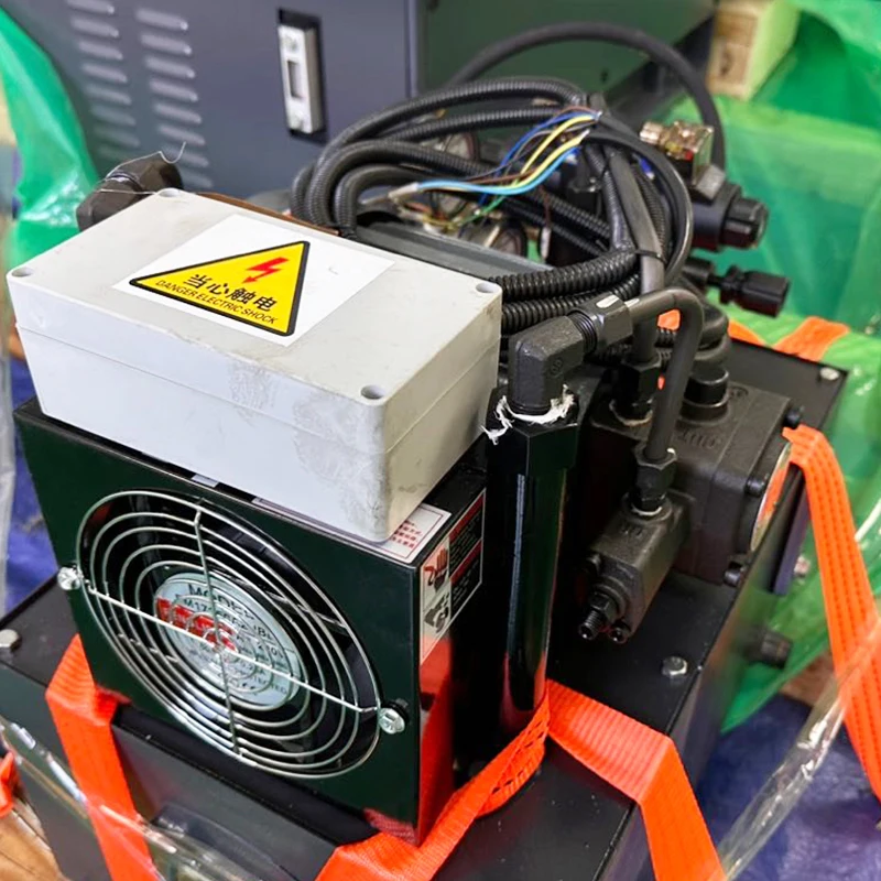 China Machine Automatic Torno Cnc Flat Bed Lathe Cnc Lathe For Sale Dalian Machine Torno Lathe Cnc