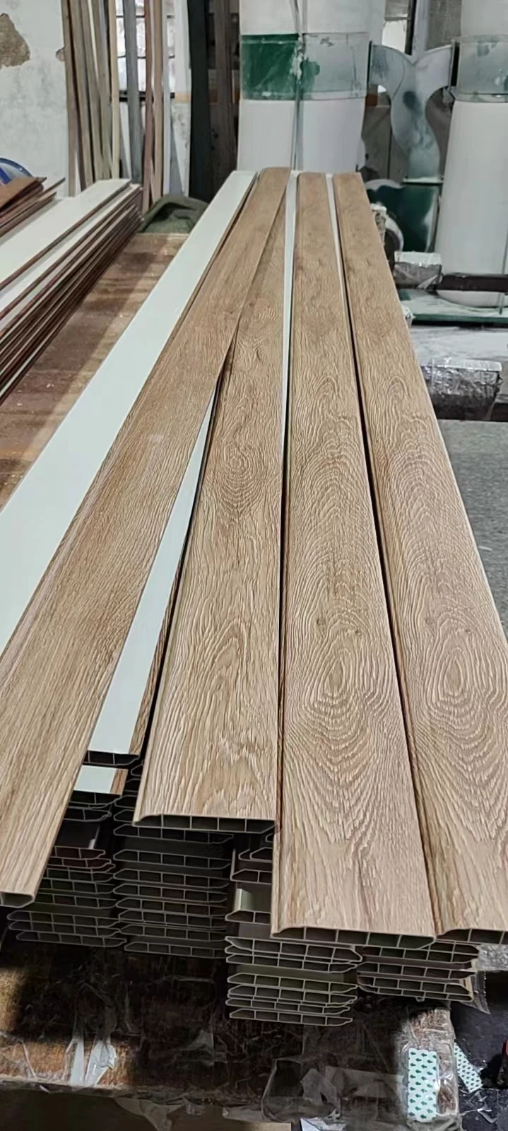 Hot Sale Waterproof PVC/SPC  Skirting Board Modern PVC/SPC Skirting Baseboards for floors