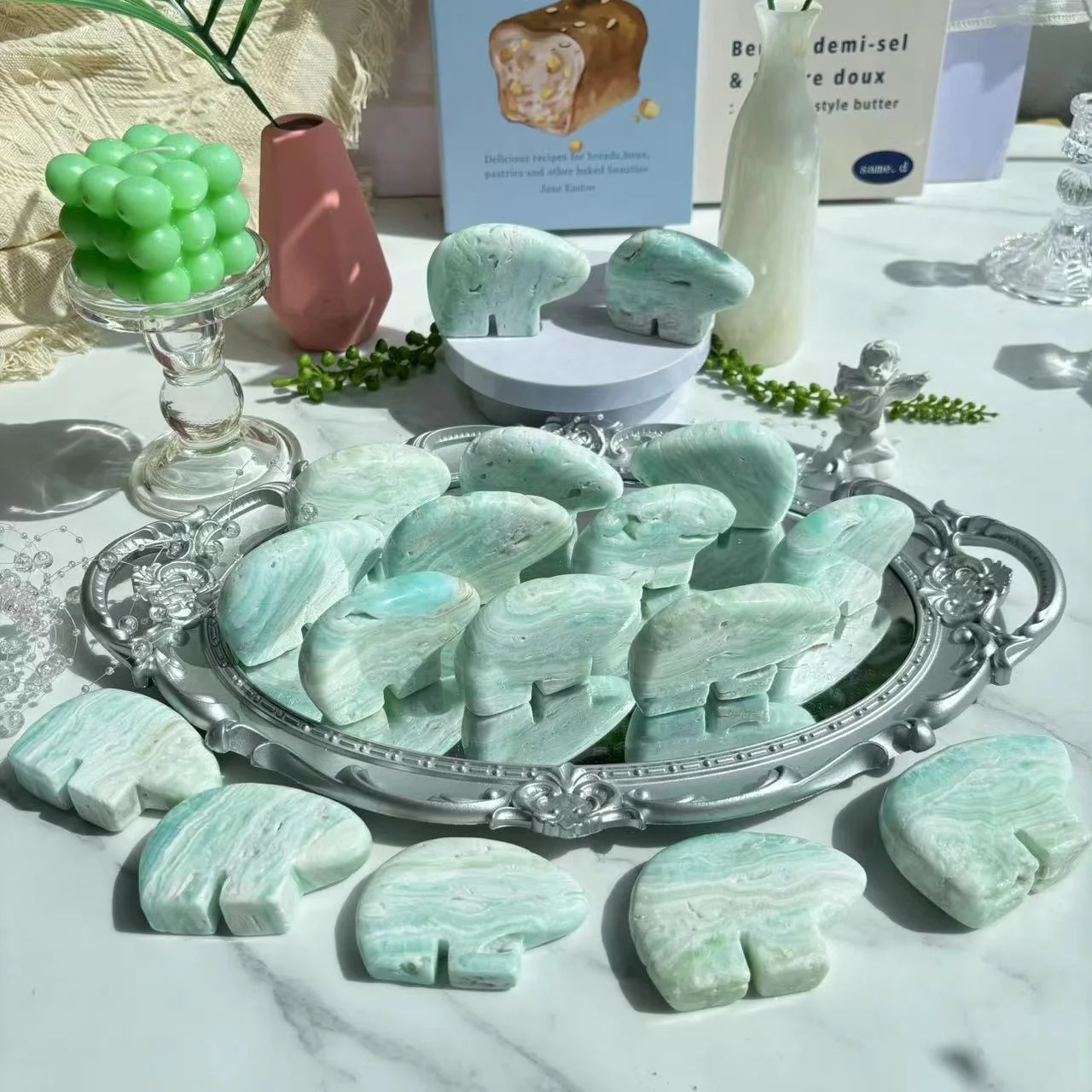 High Quality Shining Calcite Stones Carvings Caved Natural Bear Shape Stones Caribbean Calcite Bear For Decoration