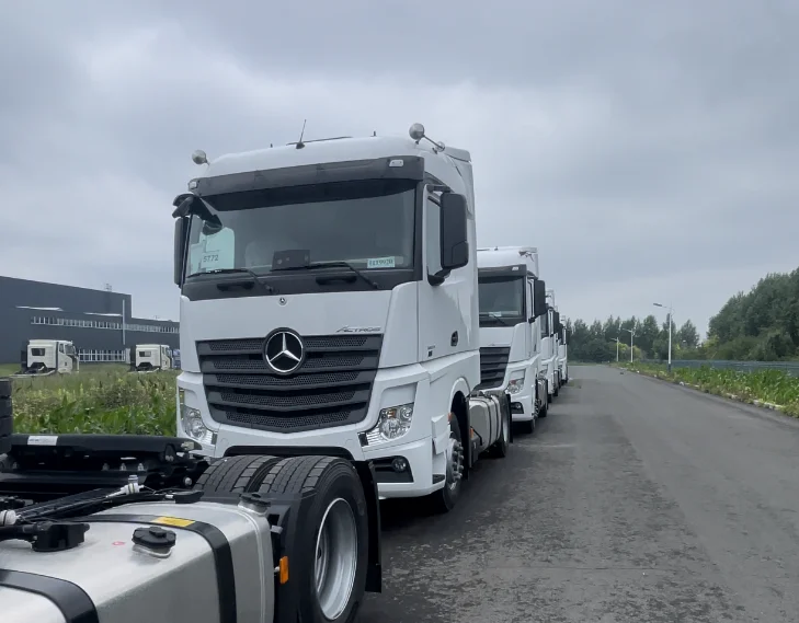 Высококлассный трактор для тяжелых грузовиков 4x2 6x4 6x6 вариантов приводных колес дизельный автоматический быстродействуемый редуктор Euro 6 Новый б/у