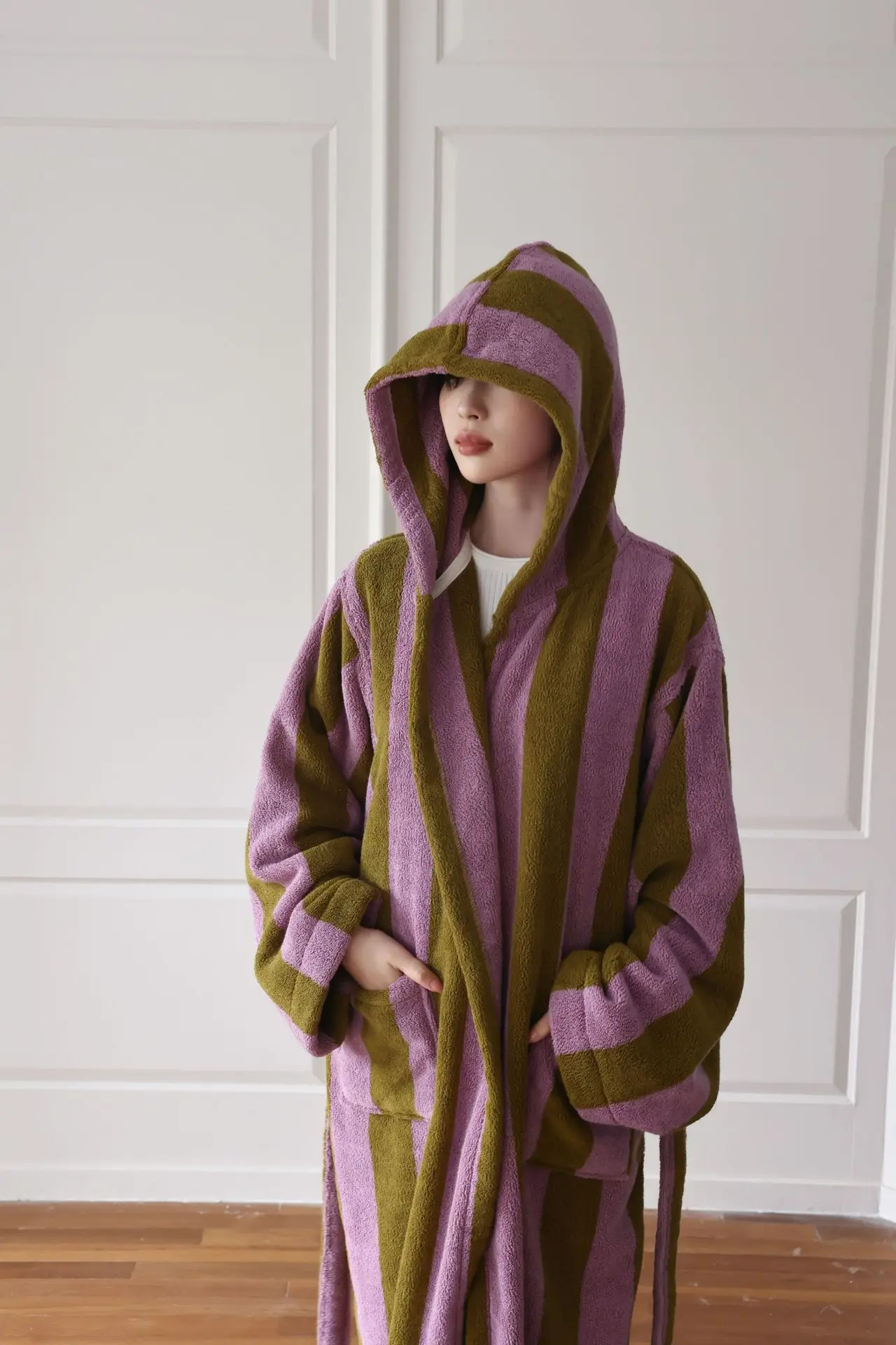 Unisex Colorful Designer Towelling Robe Super Good Absorption Big Hood Robes Woman Vintage Retro Stripe Terry Cotton Bathrobe