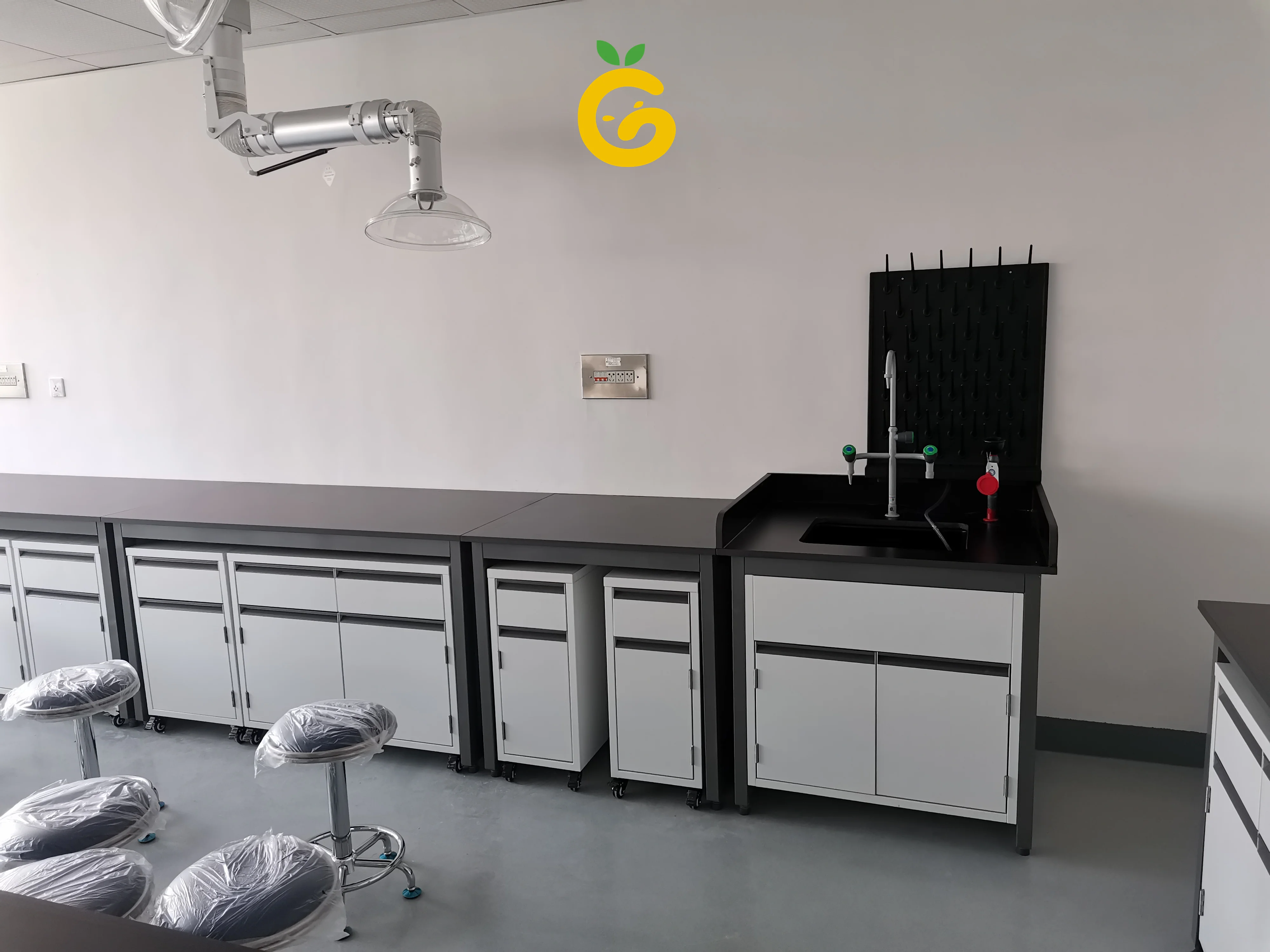 Chemical Resistant Lab Countertops / Phenolic Resin Table Top for Laboratory Furniture School Hexagon Table