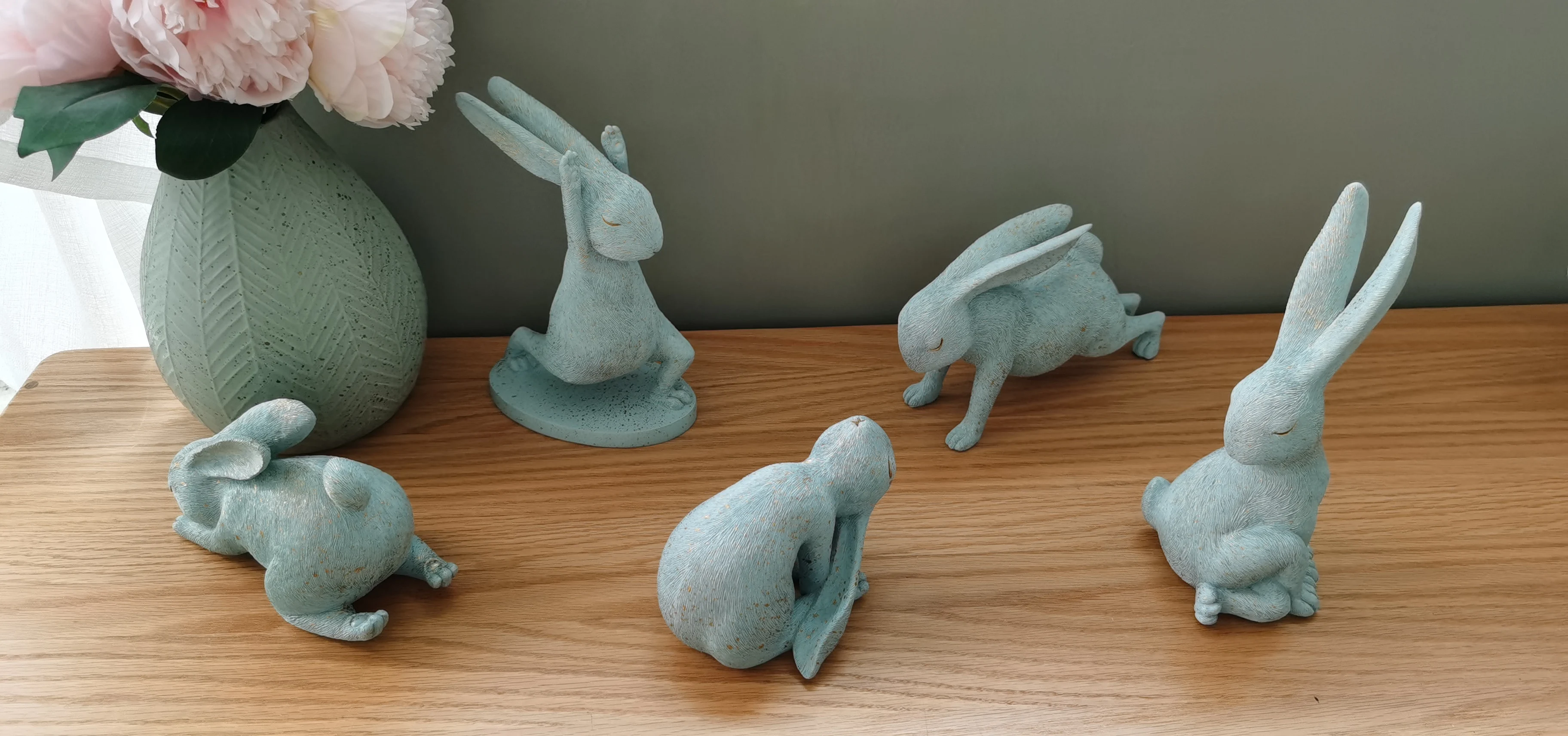 Cute Rabbit Easter Decoration Yoga Pose Statue Miniature Hare Animal Figurine Resin Craft Mini Bunny Garden Animal Statue