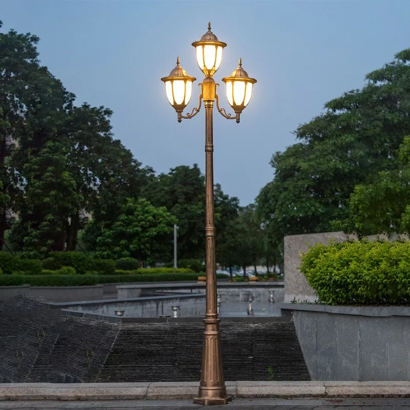Wholesale IP65 waterproof outdoor street lamp 2-5M high pole European style retro outdoor landscape lamp for garden or villa