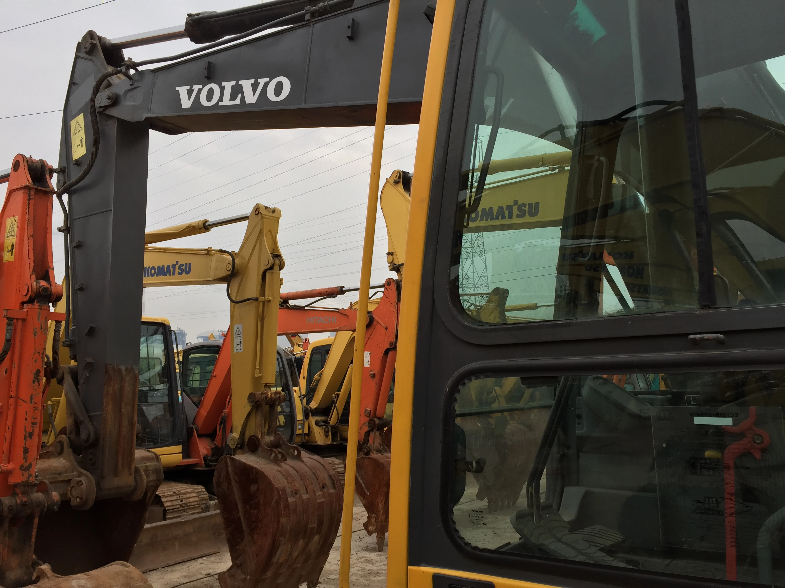 Used Volvo excavator EC210BLC for sale, EC240BLC/EC290BLC Crawler Digger Cheap Price On Sale