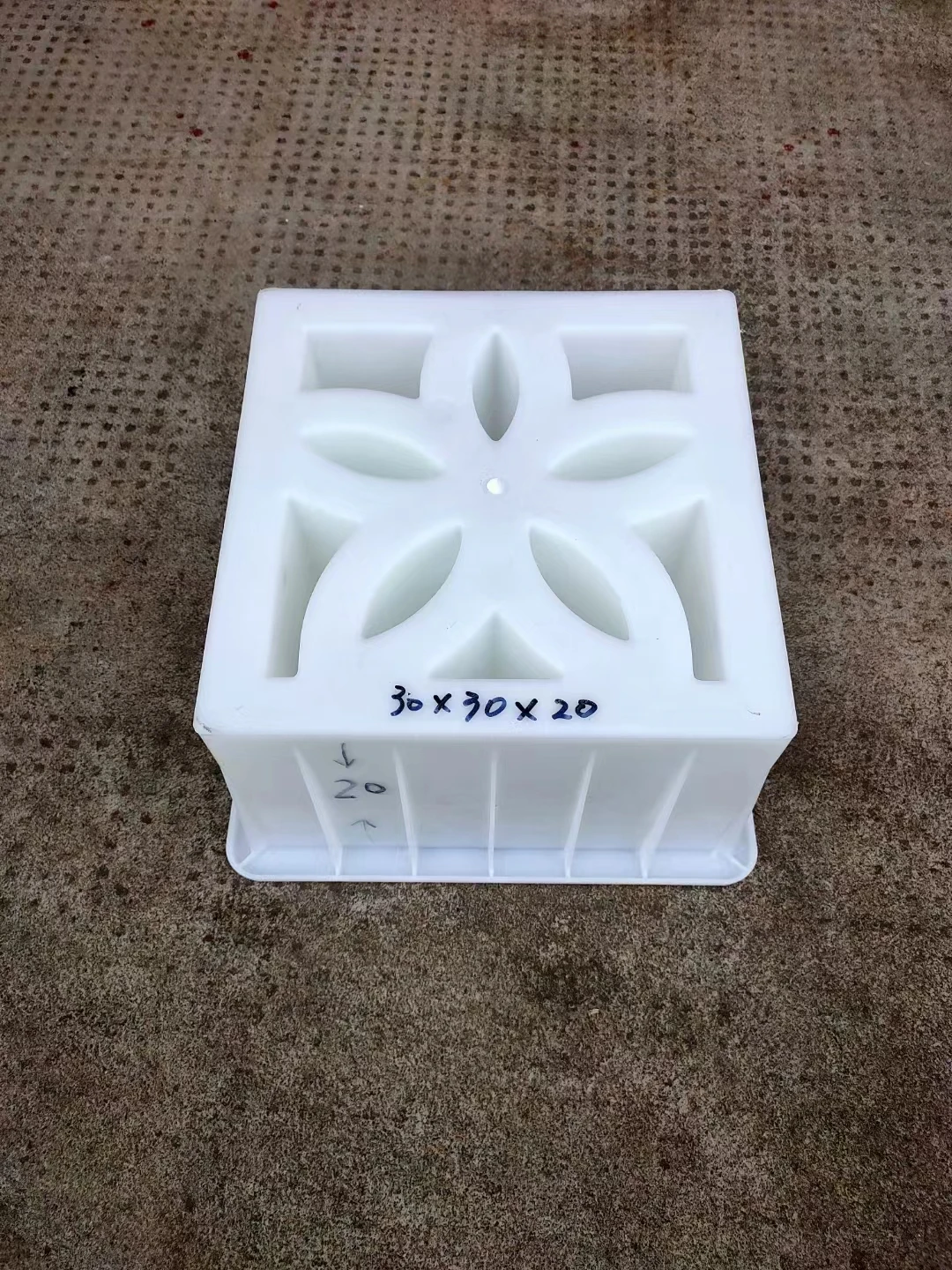2022 New Design Precast Garden Concrete Breeze Block Ventilation Window Mold  Decoration Fence Back Ground Wall Molds