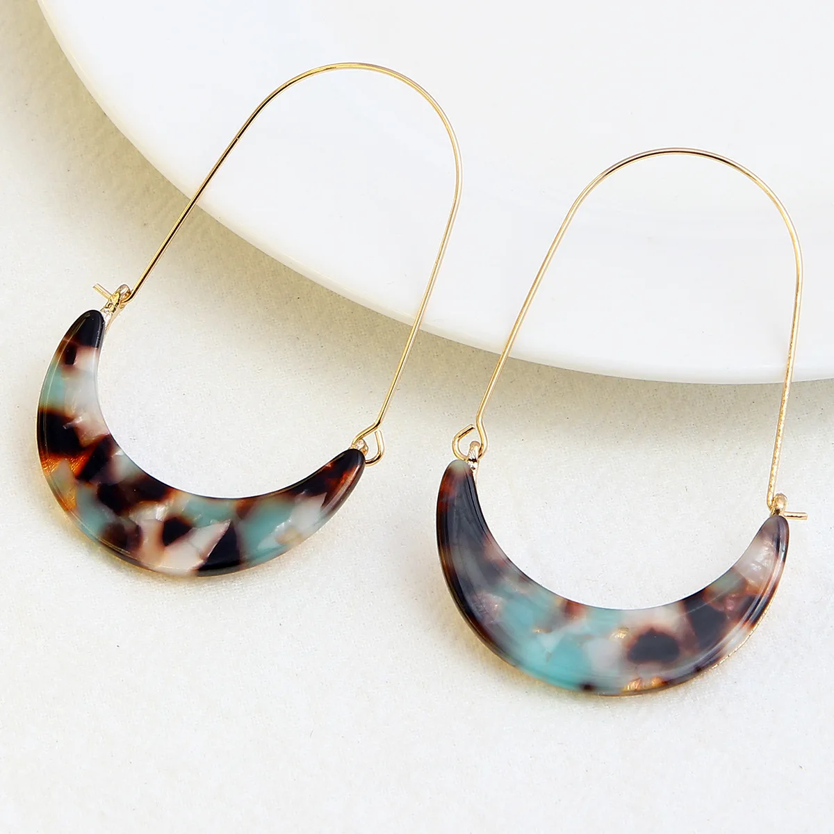 
Wholesele Lancharmed U Shaped Resin Hoop Earrings Acetate Leopard Earrings for Women 