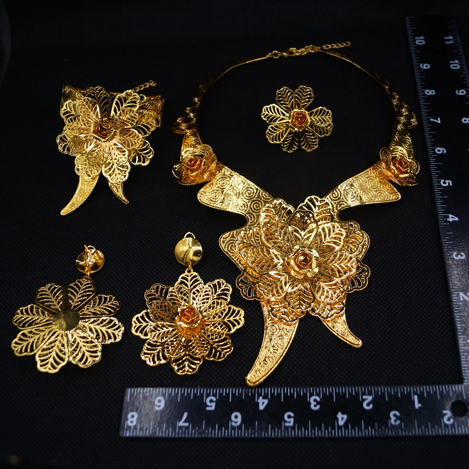 Zhuerrui hot selling new Italian jewelry set textured 18K gold-plated necklace flowers sweet romantic girl wedding 4-piece set