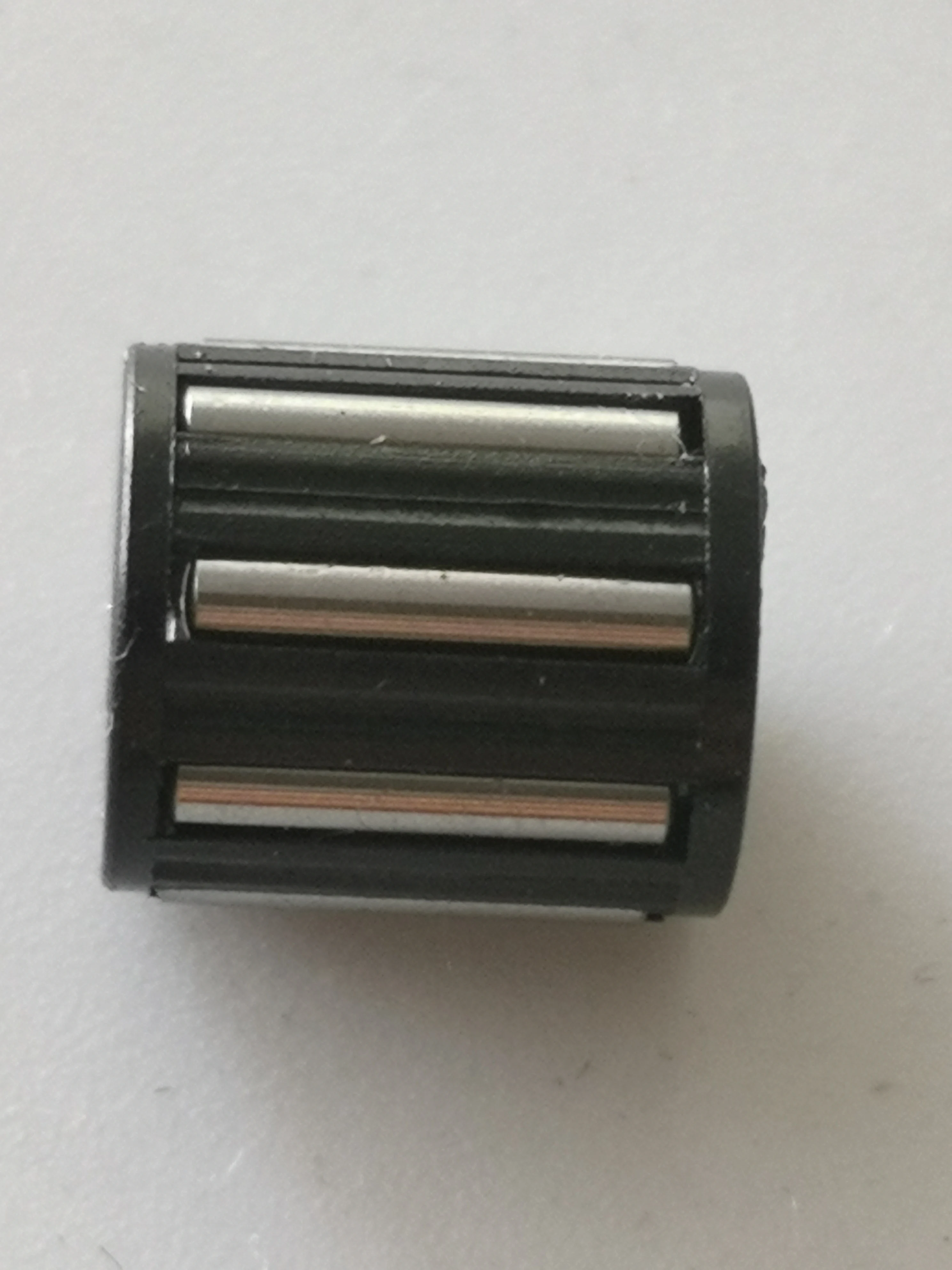 Высокое качество IKO игольчатый роликовый подшипник KT8128 KT81211