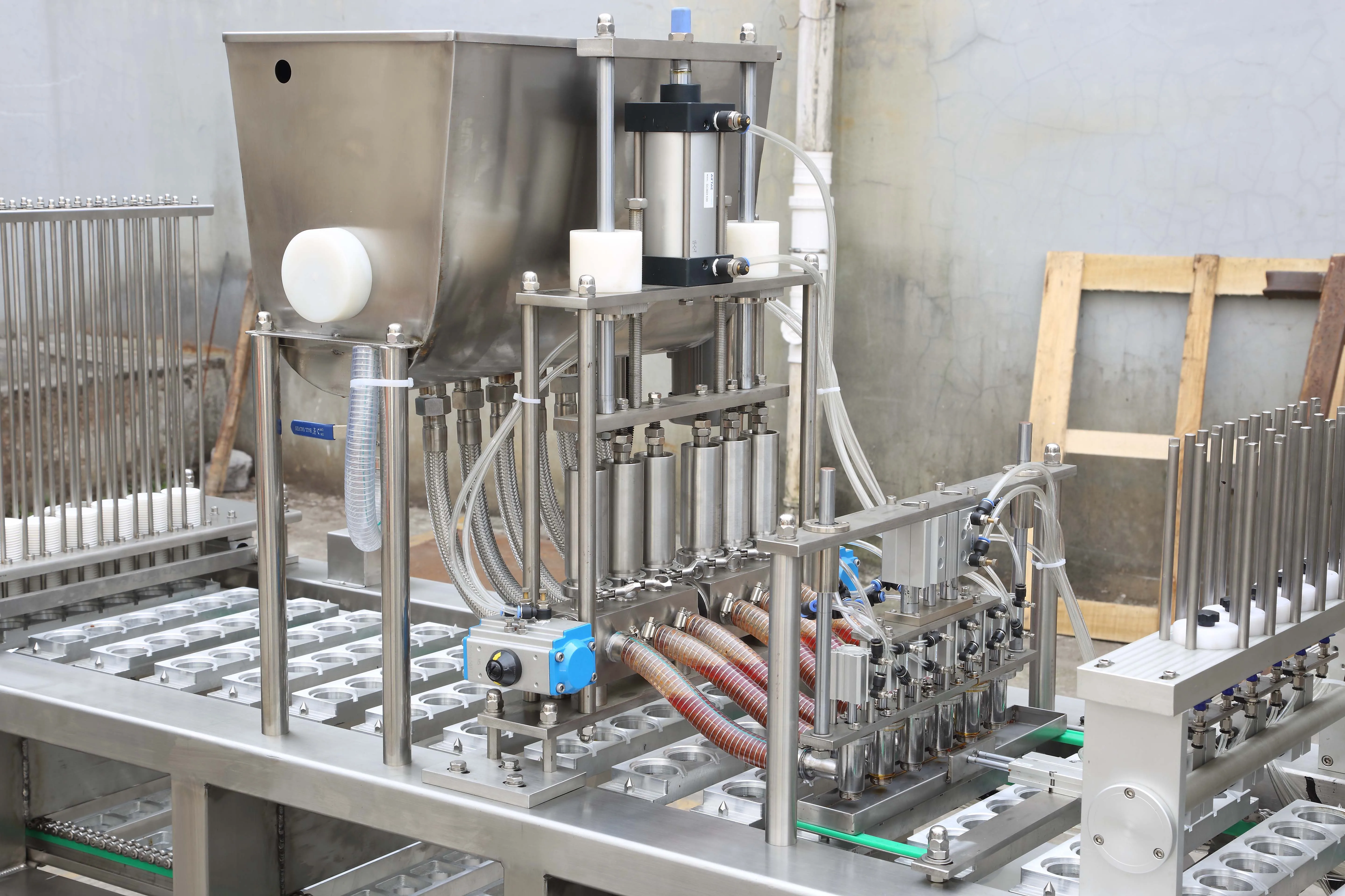 Condiment Cup Liquid Filling And Packing Sealing Machine Automatic Yoghurt Cup Energy Drink Cup Filling And Sealing Machine