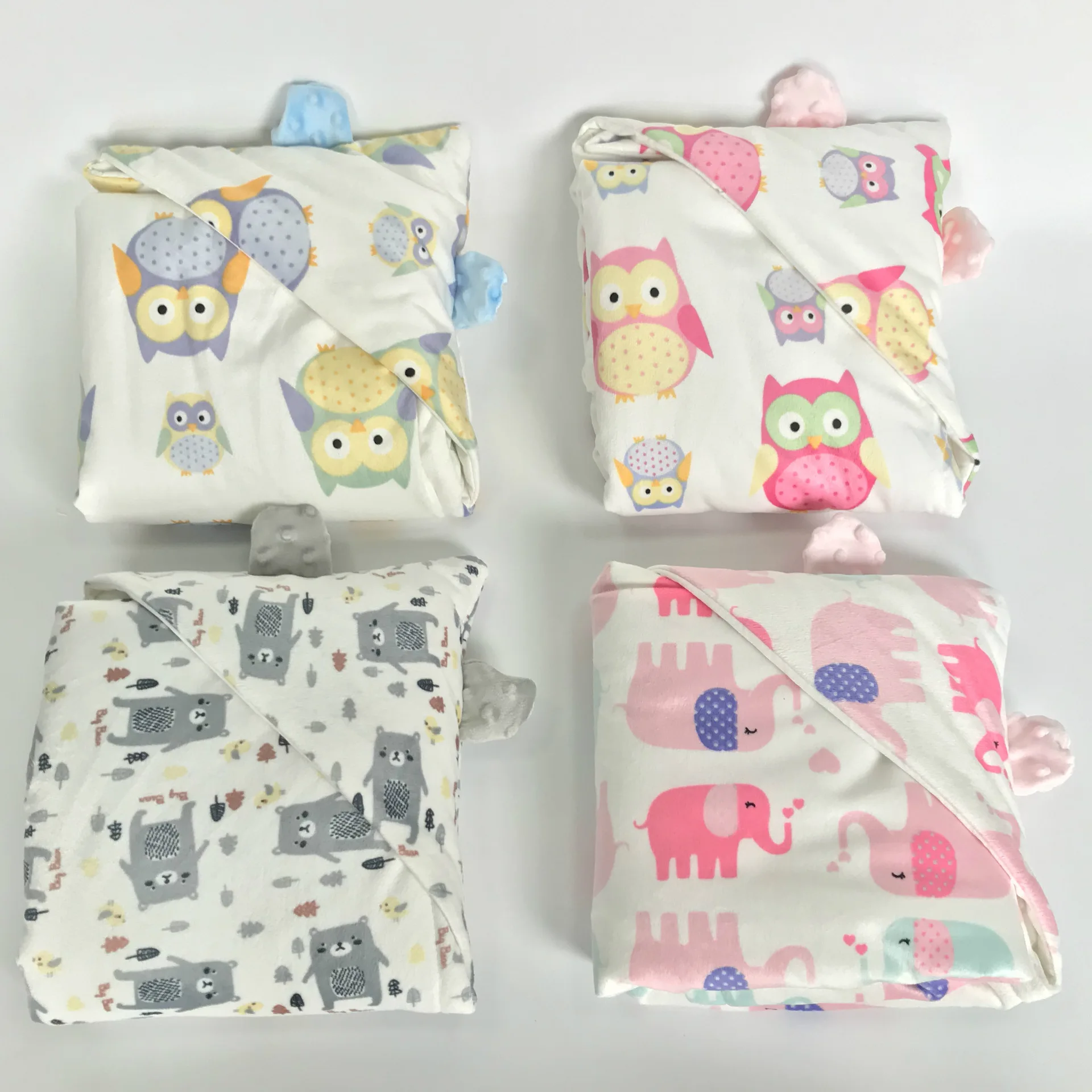 
Мягкое удобное флисовое детское одеяло в горошек, изготовленное на заказ 