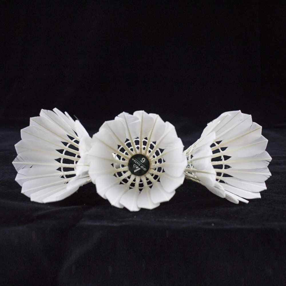 Wholesale from China hot sale baton no.6 badminton shuttlecock