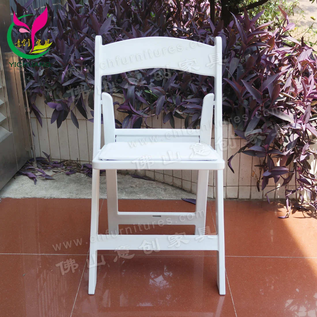 Factory Wholesale Resin White Foldable Design Plastic Wedding Outdoor Folding Chair for Bride Events