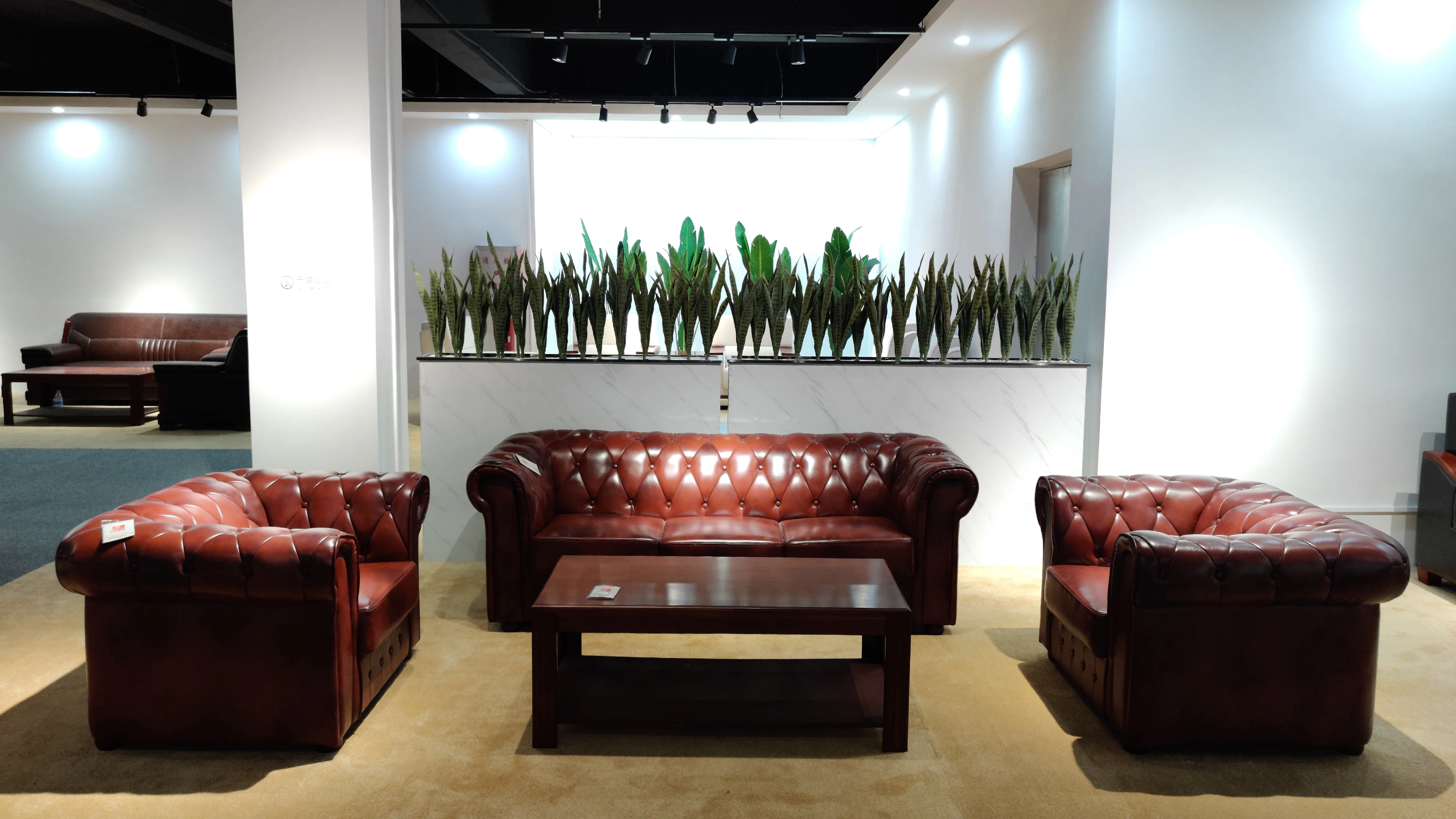 Europe Style Classic Luxury High End CEO Boss Room Comfortable Top Leather Office Sofa Set