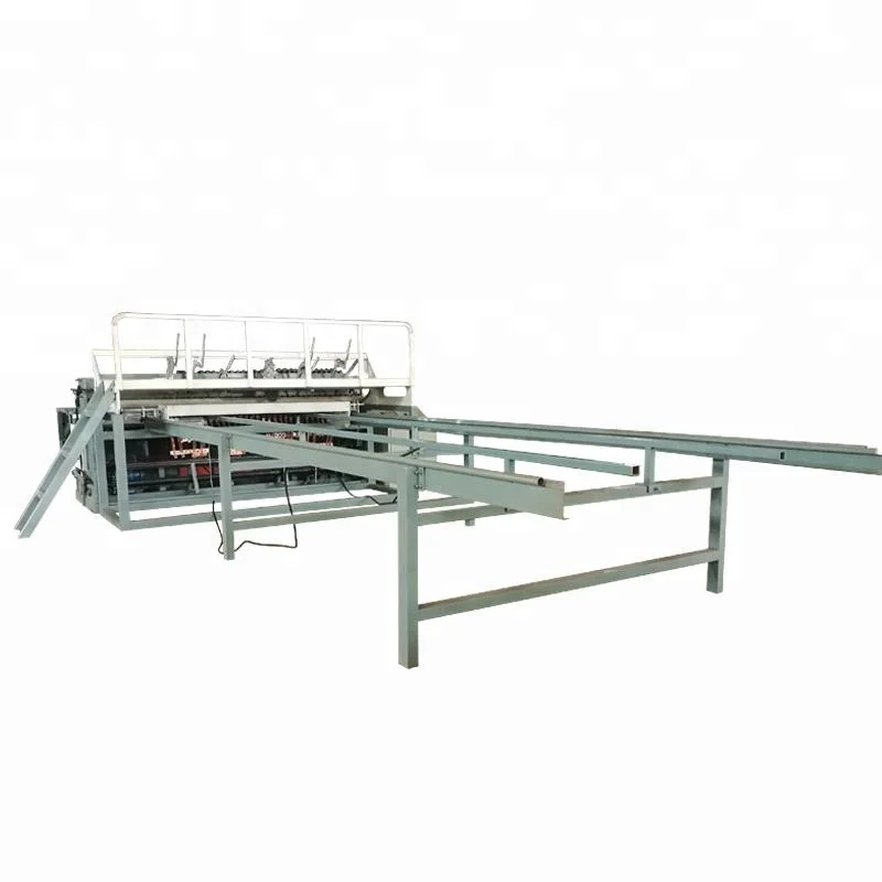 2020 Китай Новый перфорированная сетка забор сварочного аппарата