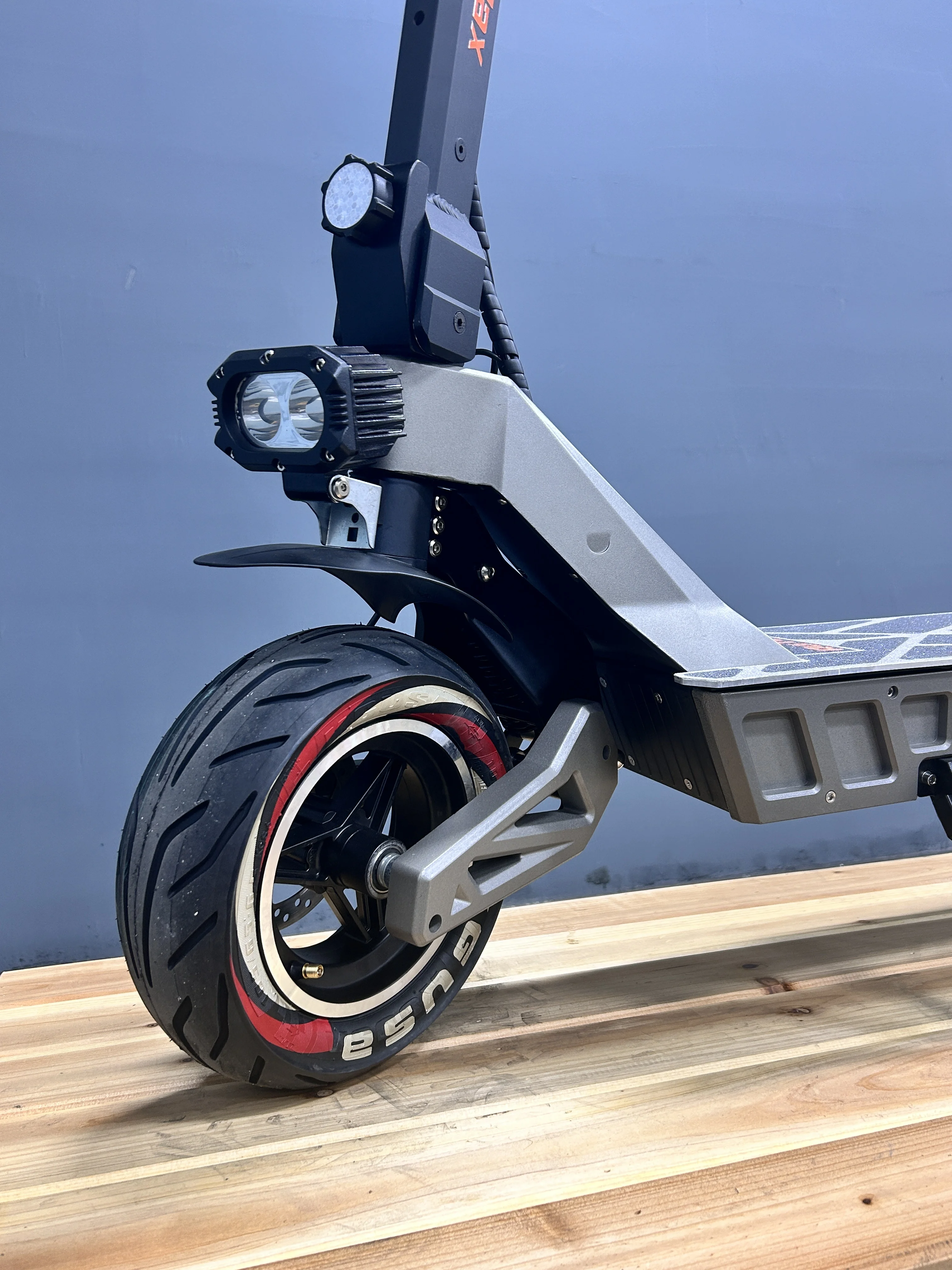 New design M6 Max 52v powerful motor 1500w 2 wheel oil disc brake electric scooters for adult