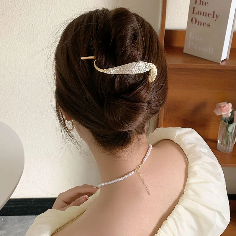 Wholesale Fashion Twist Clip Pearls Alloy Hairpin Sweet Ponytail Clip Barrettes Hairgrips Hair Clips For Women