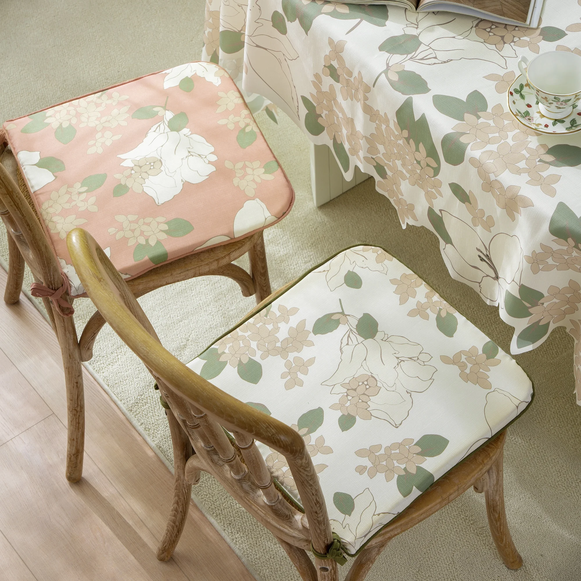 Hot Selling Plane Flower Plant Seat Cushions Custom Chair Cushion For Home Decor Printed Soft Cushion For Chair Seat