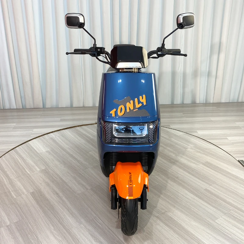 New designed 800W/2000W motor Electric Scooter for Adults 72V 20Ah/32Ah Lead Acid Battery Max Speed 60km/h scooter on road